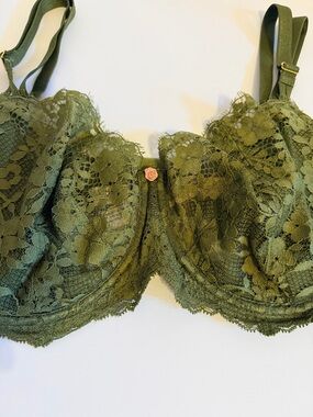 Victoria's Secret Green Lace Wicked Bra